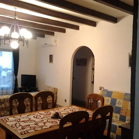 El Hogar De Ardwina Guest House Alia Room photo